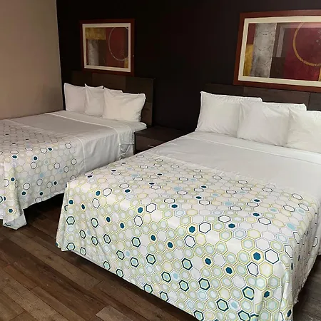 Hometowne Studios & Suites By Red Roof Charlotte - Ballantyne